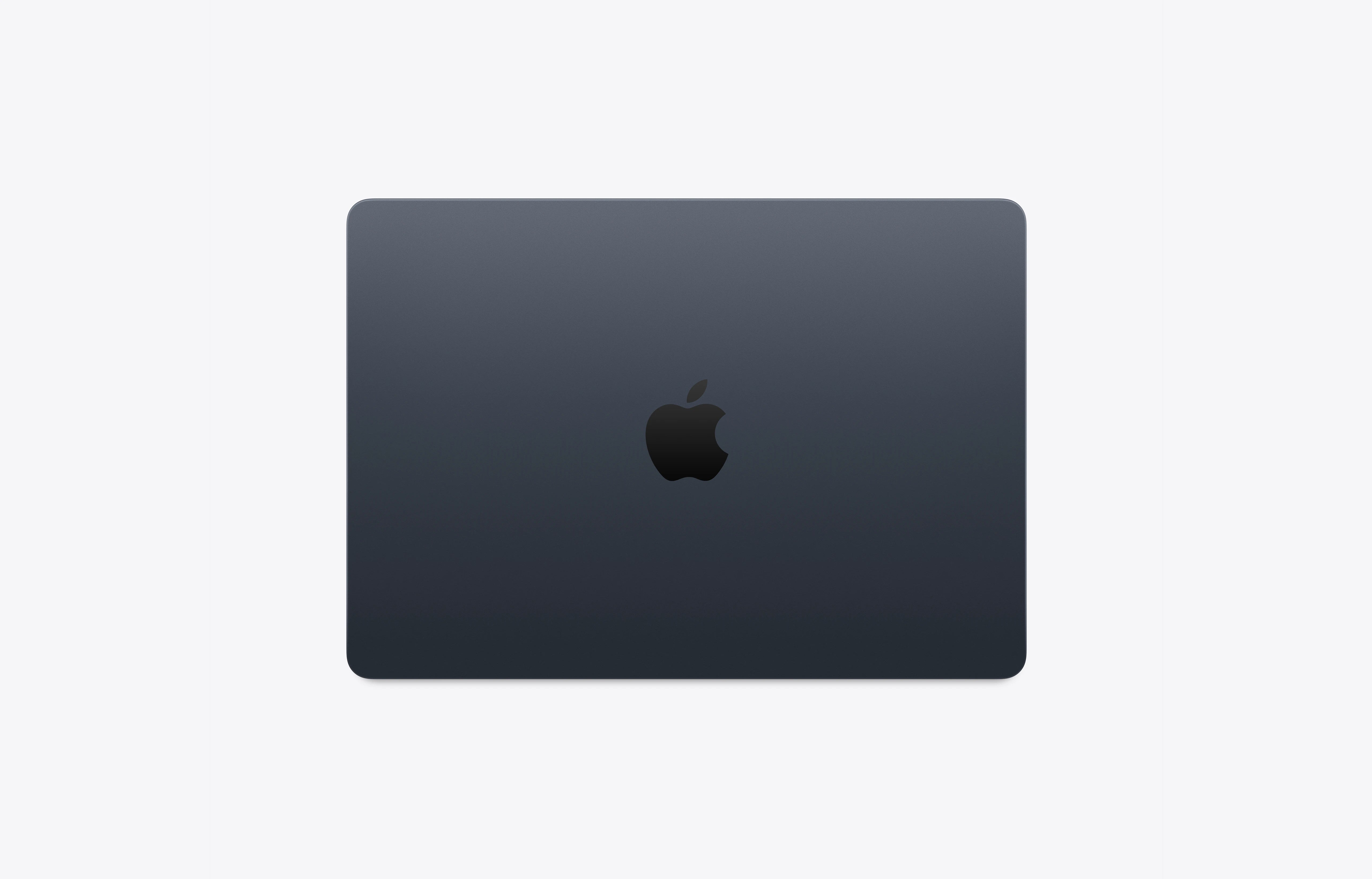 MacBook Air 13 pouces M5 couleur Minuit fermé